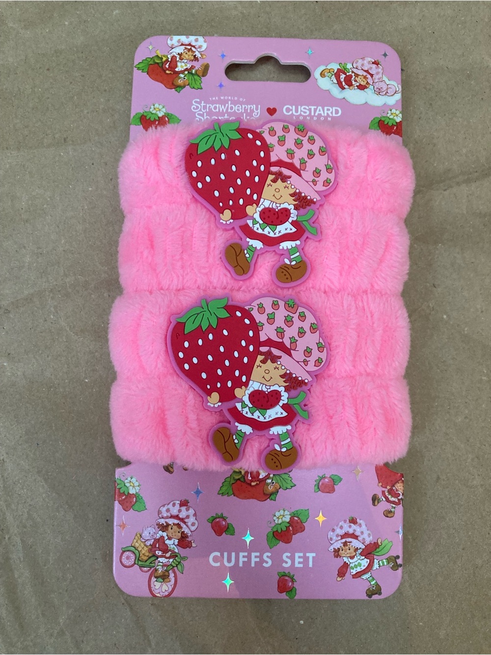Strawberry shortcake cuffs set
